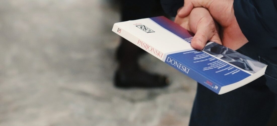 Predstavitev nove številke zbornika Pasijonski doneski bo potekal 26. 3. 2026 ob 19.00 v Sokolskem domu Škofja Loka.